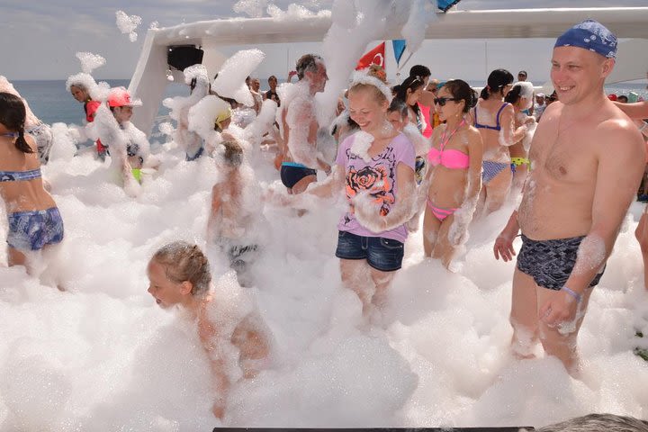 Blau Laguna Boat Trip with Foam Party image