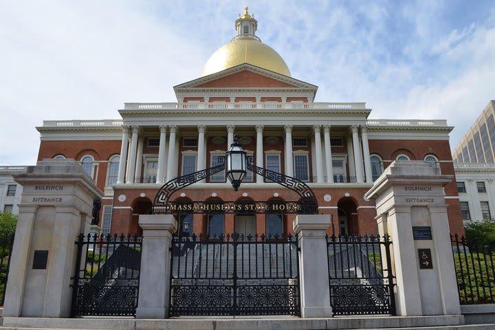 Boston - Beacon Hill:  An audiovisual walking tour.