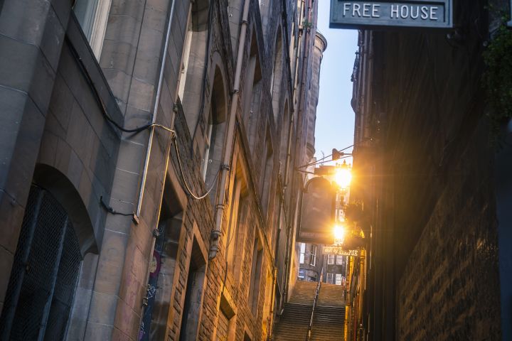 Edinburgh: Craft your own Wand and join the School of Magic!