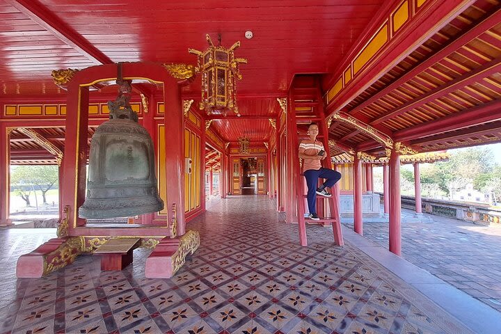 Private car from Hoi An to Hue City tour and back