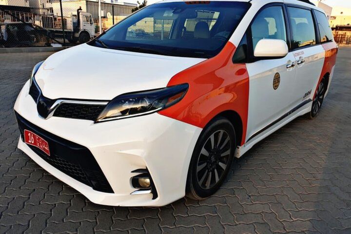 Taxi Muscat for airport and hotels transfers