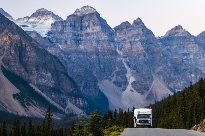 Lake Louise Shuttle Bus