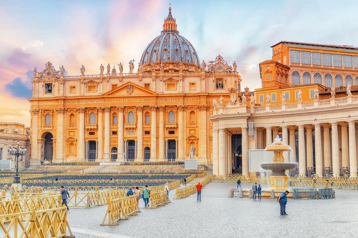 Vatican Museum and Sistine Chapel Guided Tour with Entry Tickets