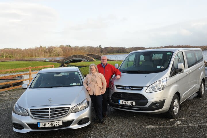 Airport collection and drop off transfers transport service.