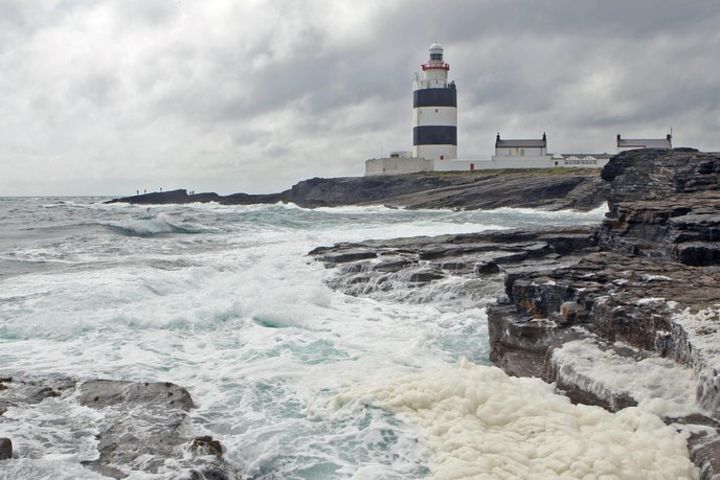 Skip the Line: Hook Lighthouse Entrance Ticket and Guided Tour