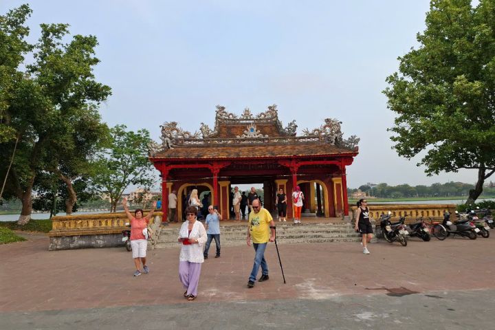 Private car from Hoi An to Hue City tour and back