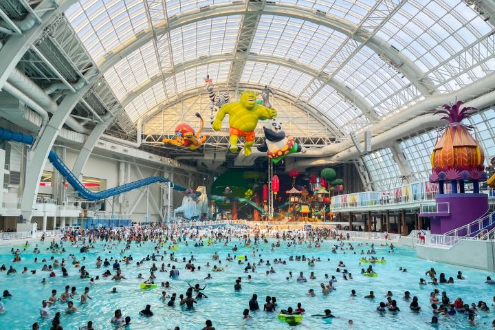DreamWorks Indoor Water Park at American Dream Mall
