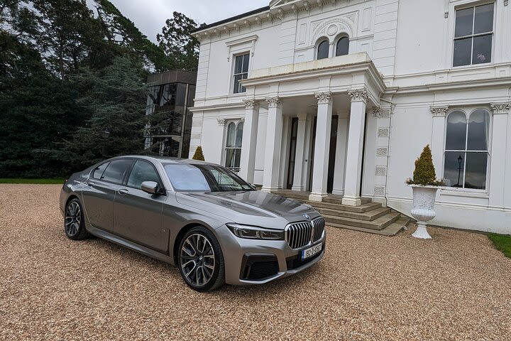 Private Transfer between SHANNON & LAHINCH | Premium Vehicles