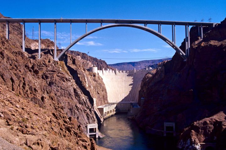 Hoover Dam Tour with Breakfast