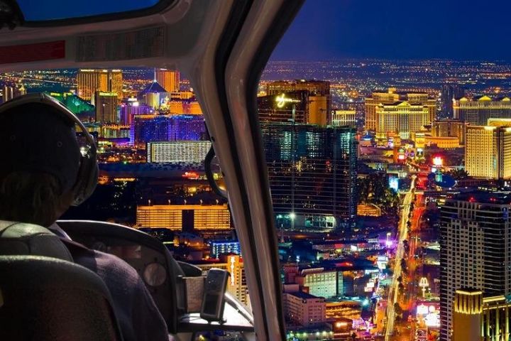 Deluxe Las Vegas Helicopter Night Flight
