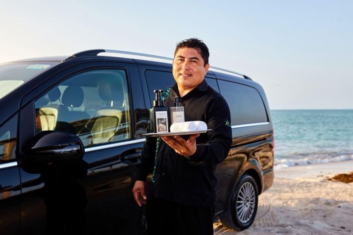 Private Mercedes-Benz Transfer to Cancun Airport
