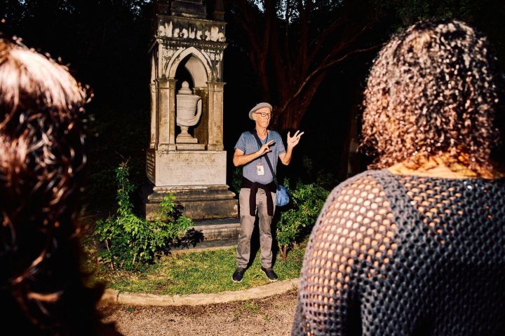 Charleston Ghosts Night Walking Tour