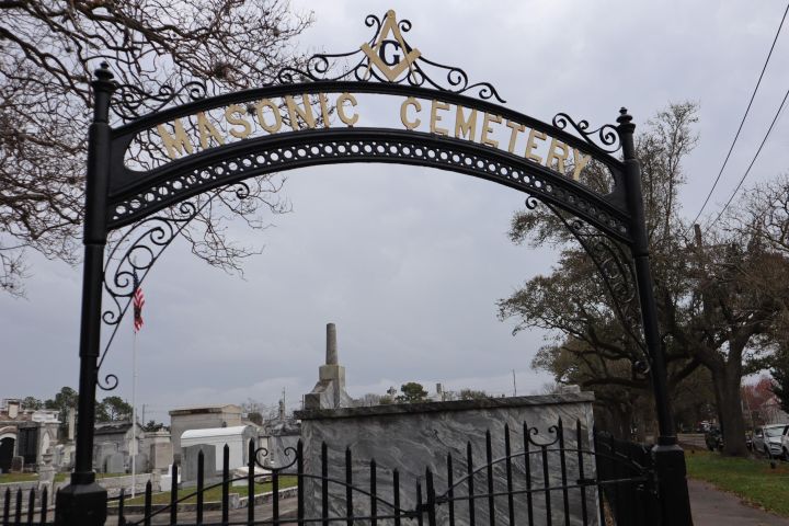 New Orleans Night Cemetery Tour
