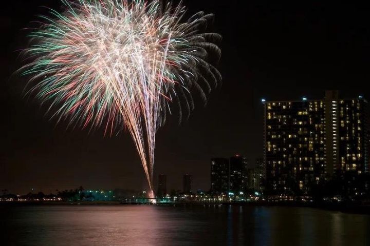 Friday Night Fireworks Sail on Hāwea