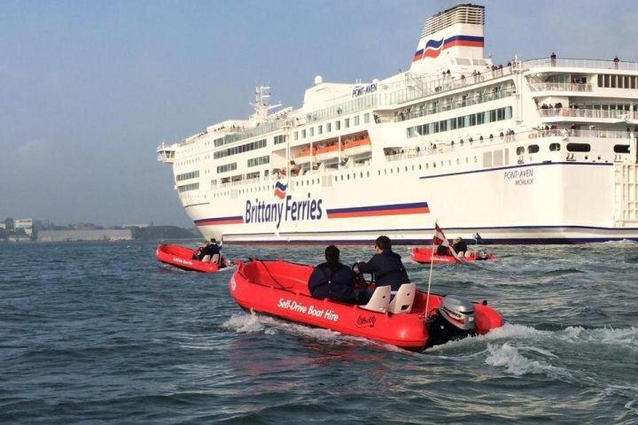 Self Drive Boat Tours of Cork Harbour. Be your own captain!