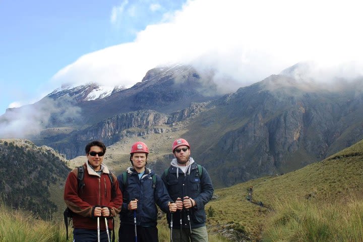 Iztaccihuatl, Refuge of the 100 (4780m) image