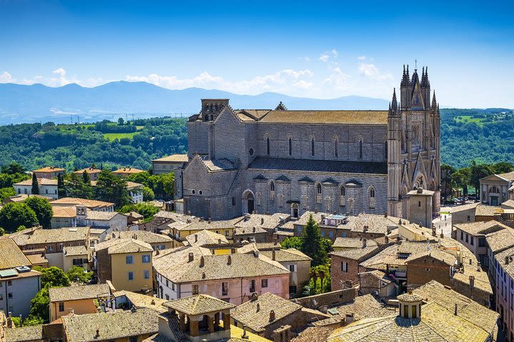 Orvieto Classic Walking Tour with Final Tasting image