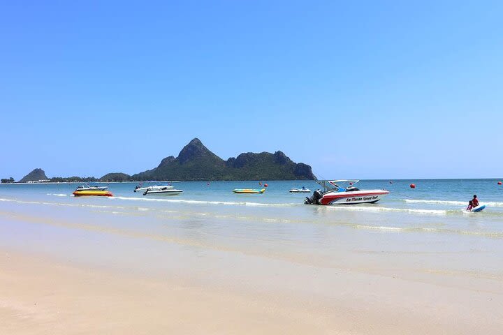 Private Guided Tour to Ao Manao Bay and Prachuabkirikhan from Hua Hin image