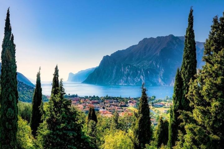 VIP Experience in Desenzano, Sirmione and Verona image