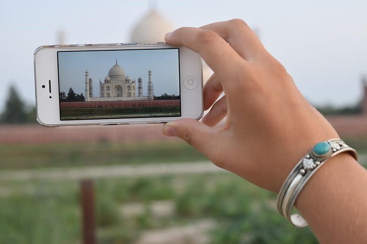 Private Agra Tour with Taj Mahal & Agra Fort Round-Trip from Delhi image