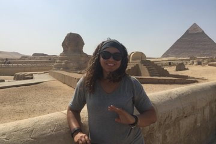 Solo female traveler private tour in Giza and Egyptian museum image