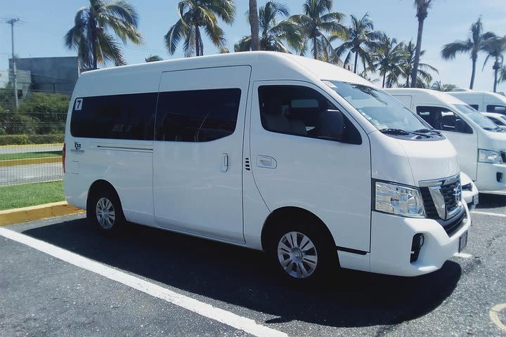 Acapulco Airport Shuttle Service image