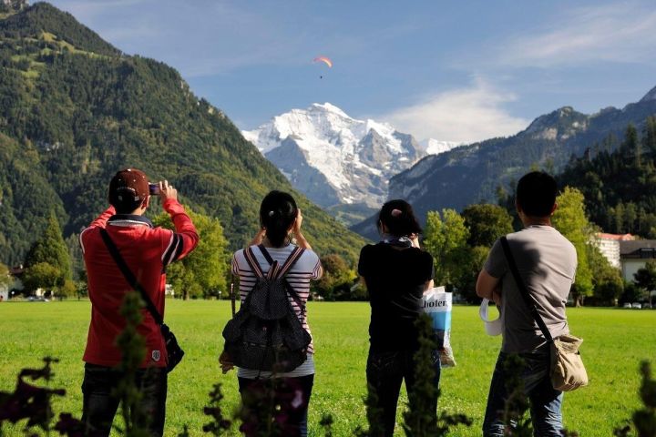 Interlaken Lakes and Mountains Tour image