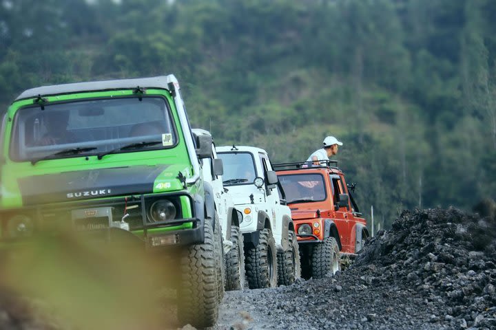 black larva jeep adventure image