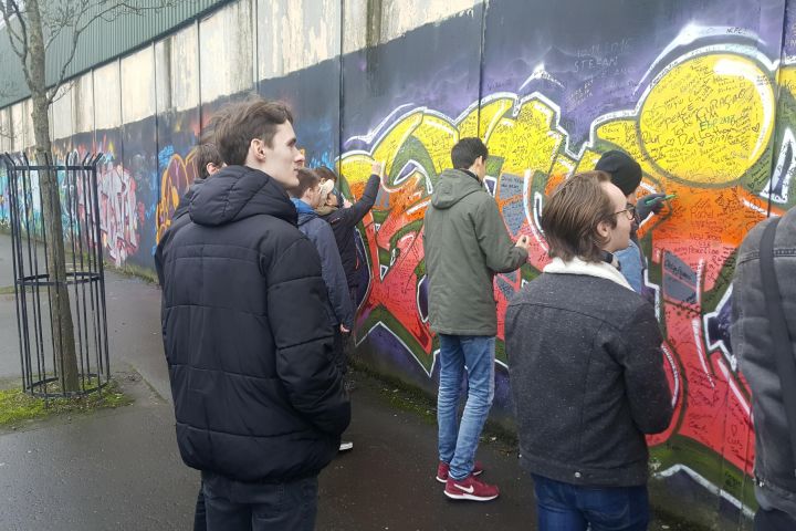 Private Black Taxi Belfast City Tour image