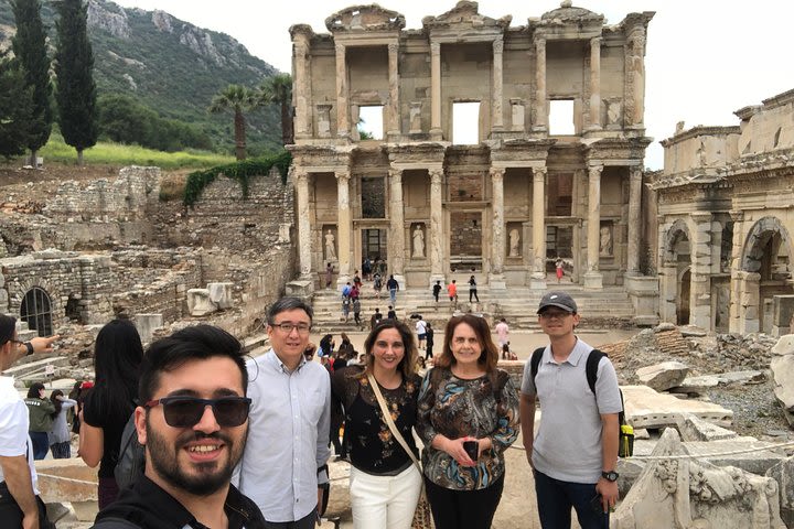 8-Hour Ephesus Sightseeing Tour with Lunch Included image
