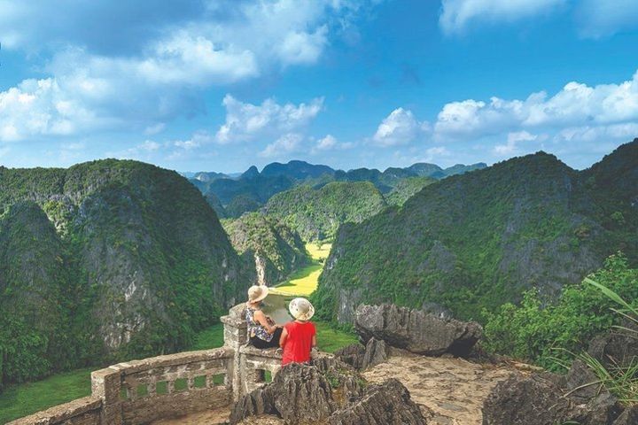 Mua Cave -Tam Coc -Bich Dong Day Tour : Limousine Transfer,Boat Trip,Hiking,Bike image