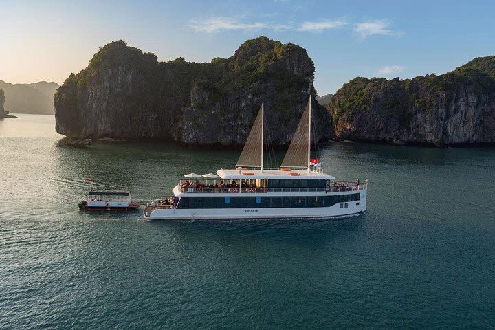 Jade Sails - All inclusive High-end Full day tour Lan Ha Bay and Halong Bay image