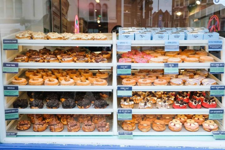 Holiday Tea and Doughnuts: Historic Borough Market Food Tour image