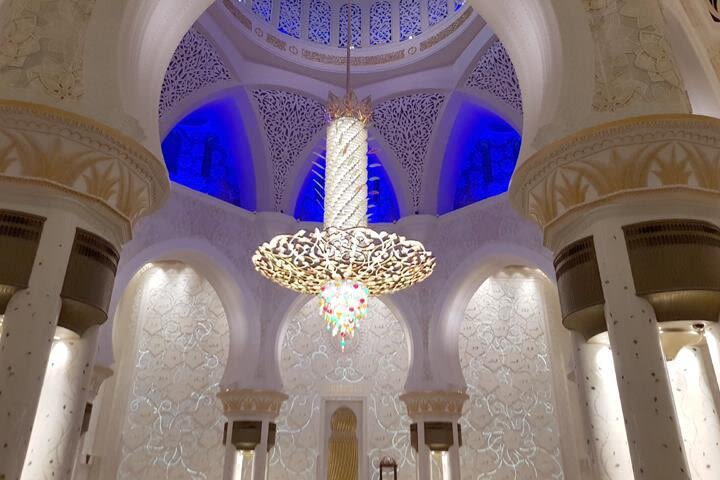 Dubai to Abu Dhabi Full-Day Tour with Grand Mosque image