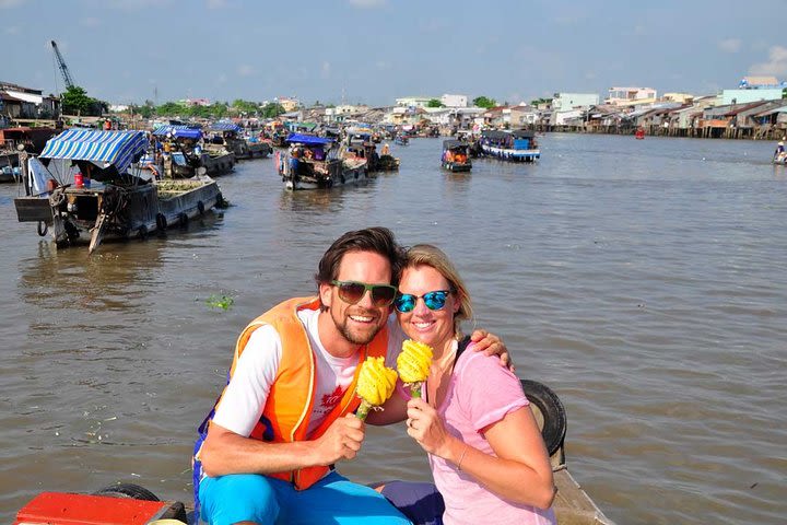 1-day Cai Be and Tan Phong floating market with cooking class (Small group) image