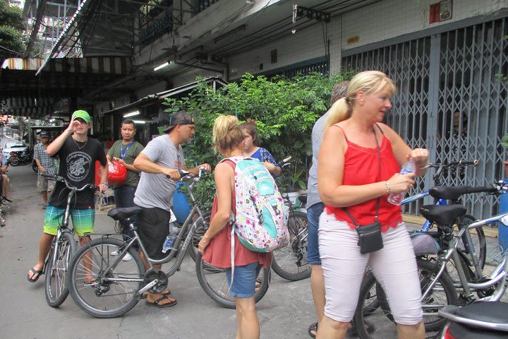 Thai Tapas Food Experience by Bicycle Including Dinner image