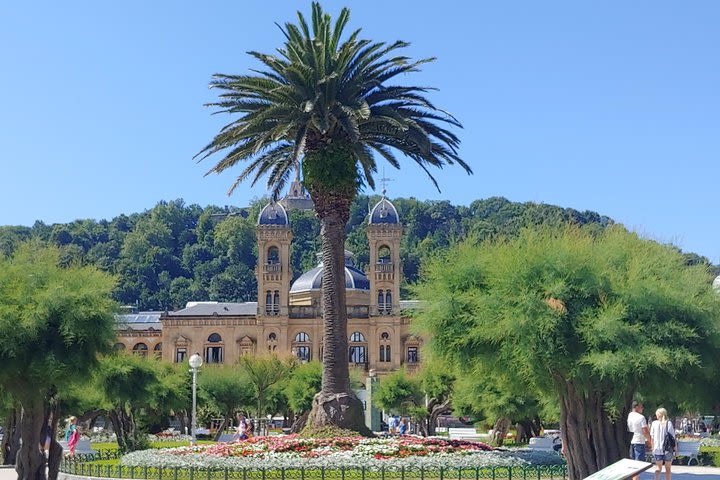 History and flavors of San Sebastian with Lunch image