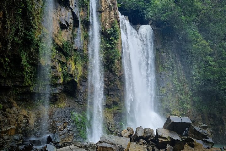 Nauyaca Waterfalls Tour image