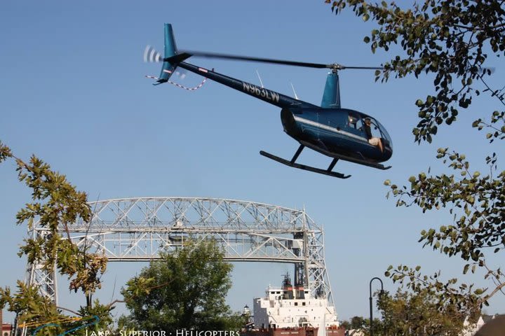 30-Mile North Shore Helicopter Tour image