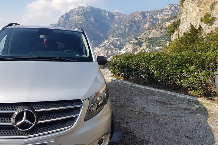 Transfer from Naples area to Sorrento area from 7 to 8 passengers image