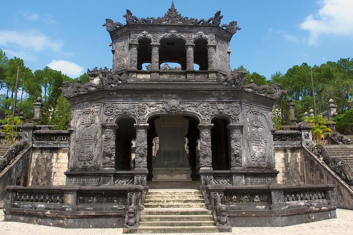 Hue sightseeing package tour image