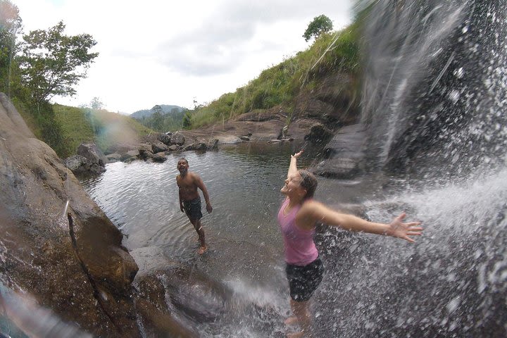 kandy waterfalls Hunters image