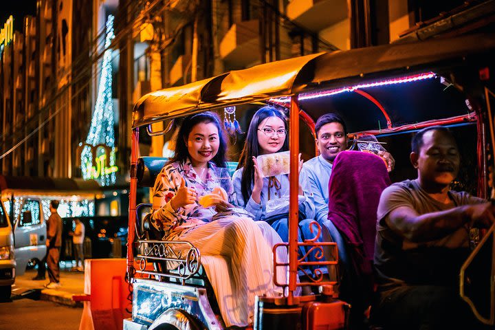 Instagram Sun Tuk Tuk Experience in Moonlight with Small Group image