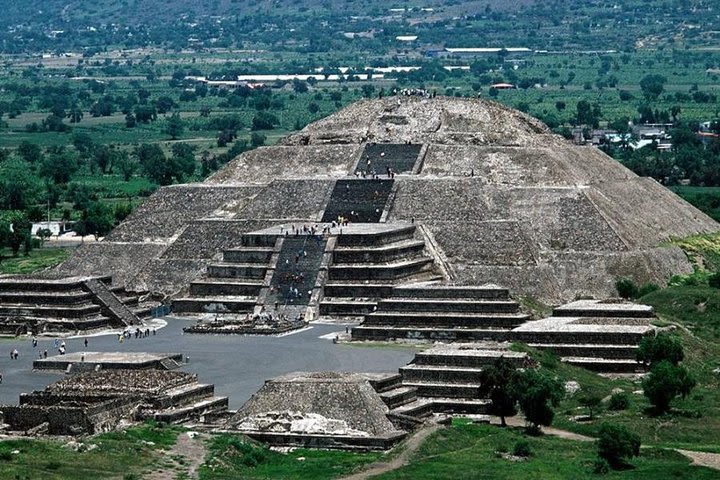 Teotihuacan Tour image