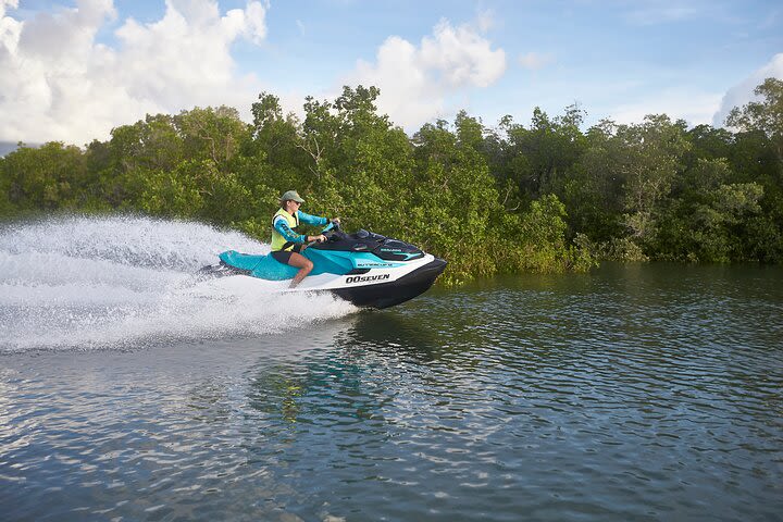 75-minute Die Another Day Jet Skiing in Darwin image