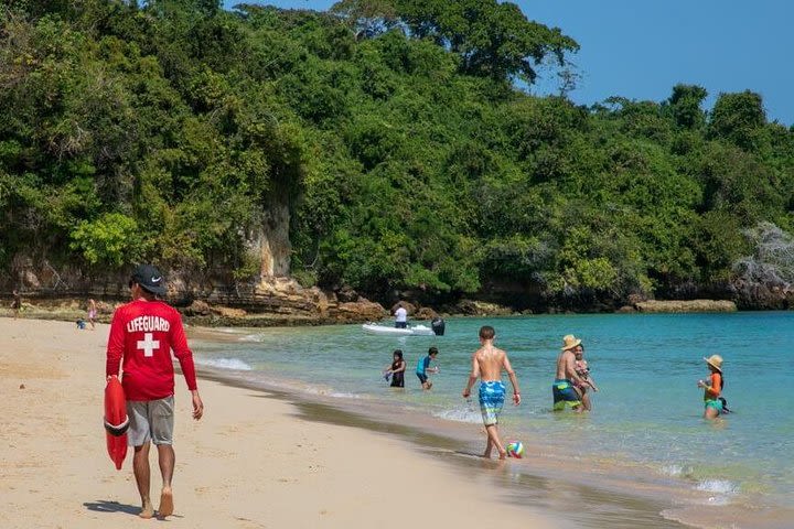 Isla Chapera Pearl Islands image