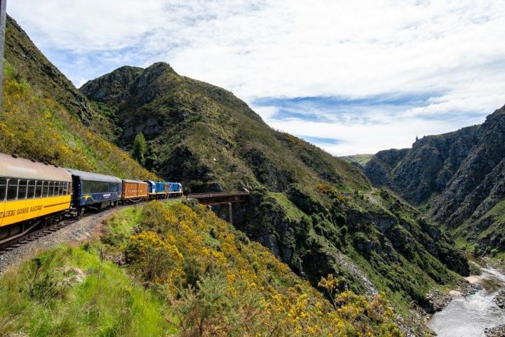 Dunedin to Queenstown Scenic Train Journey image