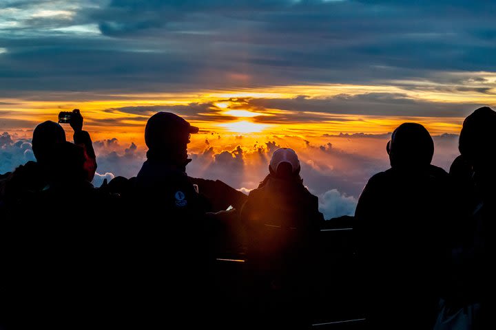 Haleakala Maui Sunrise Tour with Breakfast image