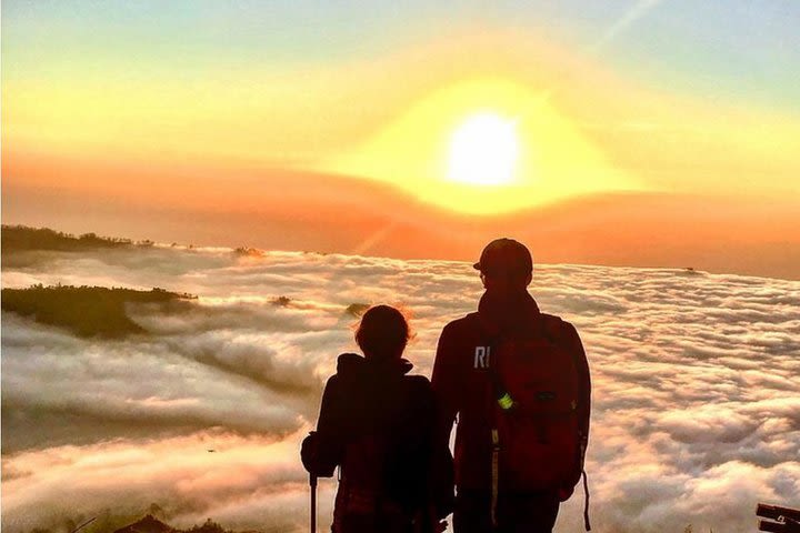 BALI Trekking : mount batur sunrise with natural hot spring image