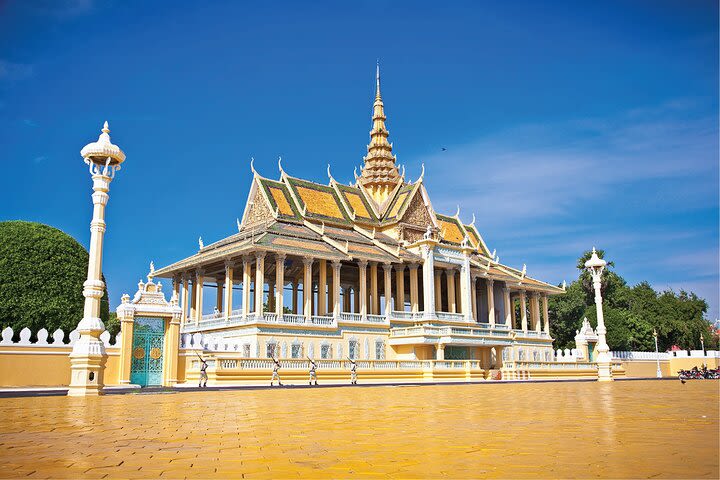 Small Group Phnom Penh Full Day City Tour with Pickup image